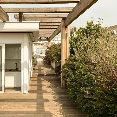 Hill Apartment *